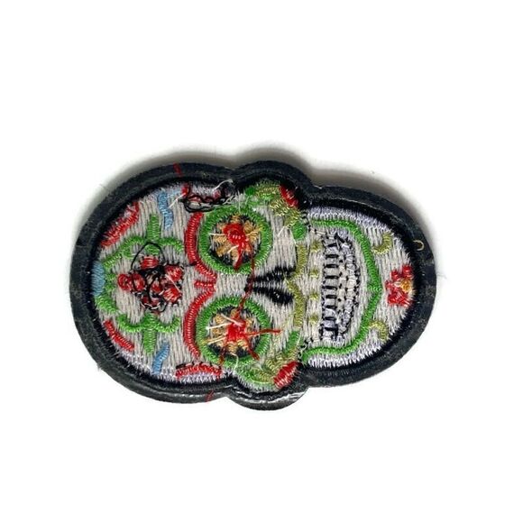 Calavera Small Embroidered Patch - Picture 5 of 6